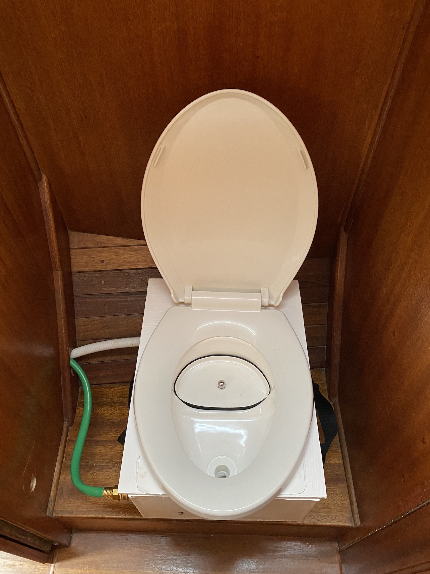 DIY Composting Toilet Gerbers UnderWay